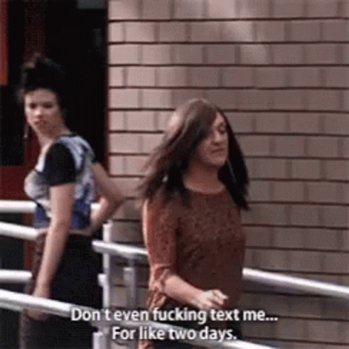 Dont Even Dare Talk To Me Or Text Me Mad Girl GIF - Dont Even Dare Talk To Me Or Text Me Mad Girl Annoyed GIFs