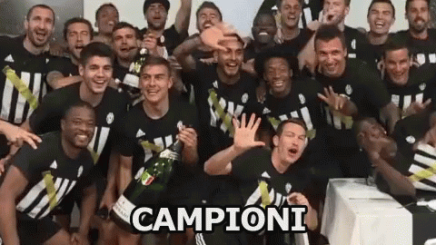 Campioni Juve Juventus Scudetto Calcio Calciatori Festeggiare GIF - Champions Juve Juventus GIFs