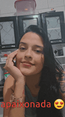 a picture of a woman with the words apaixonada written on it