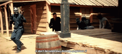 Dont Be Suspicious Humour GIF - Dont Be Suspicious Humour Seth Gecko GIFs