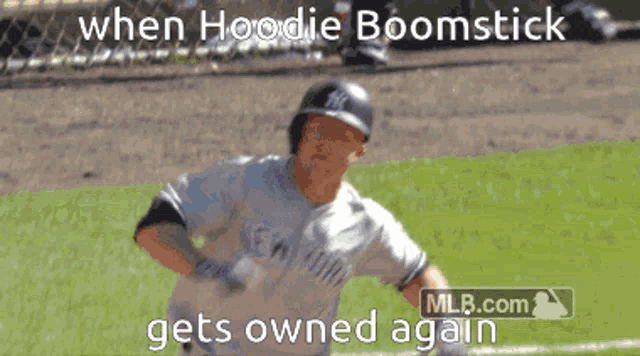 a new york yankees baseball player runs to base