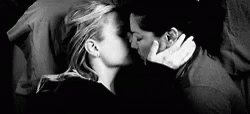 Lesbian Kissing GIF - Lesbian Kissing GIFs