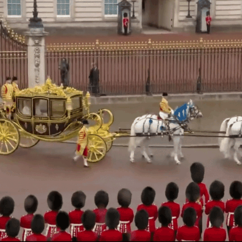 Royal Royal Carriage GIF - Royal Royal Carriage Coronation Of King Charles GIFs