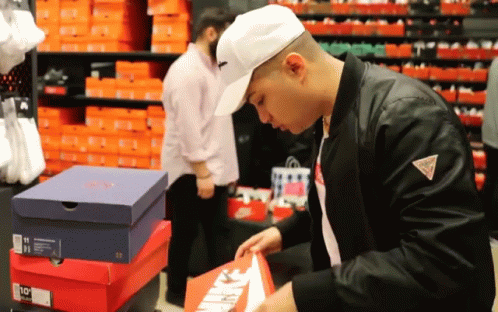Opening Box Of Shoes Shoes GIF - Opening Box Of Shoes Shoes Opening Box GIFs