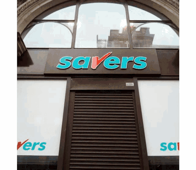 a store front with the word savers on it