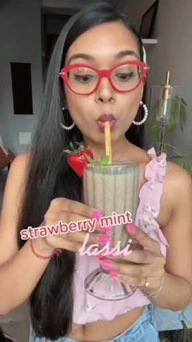 Strawberry Mint Chef Priyanka GIF - Strawberry Mint Chef Priyanka Juice GIFs