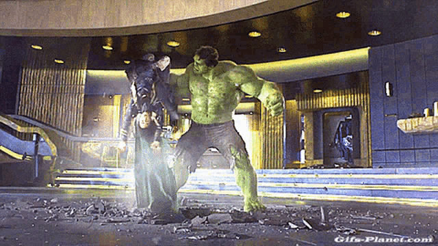 a picture of the hulk and thor from gifs planet.com