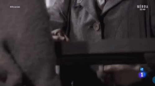 Maitino Under The Table GIF - Maitino Under The Table Secret GIFs