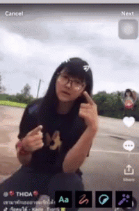 Thidamps Whatinthehell GIF - Thidamps Whatinthehell Finger Heart GIFs