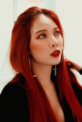 Hyuna Kpop GIF - Hyuna Kpop Fix Hair GIFs