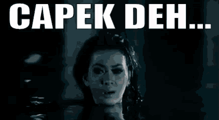 a black and white photo of a woman in a bathtub with the words capek deh .