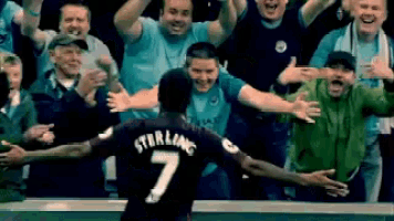 a soccer player wearing a jersey with the number 7 on it