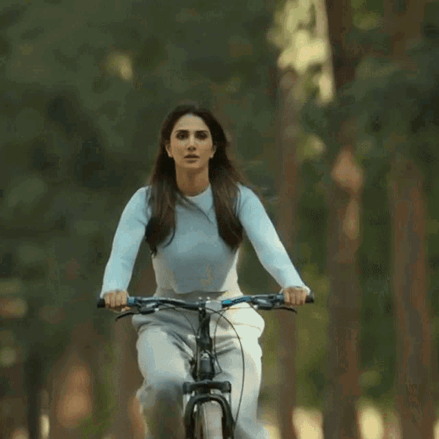 साइकलचलाना Maanvi Brar GIF - साइकलचलाना Maanvi Brar Vaani Kapoor GIFs