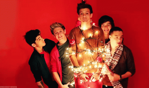 Louis Tomlinson One Direction GIF - Louis Tomlinson One Direction Christmas Lights GIFs