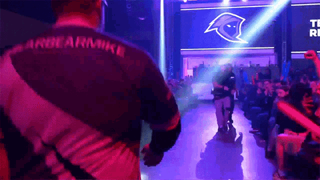 Thank You Crowd Walk GIF - Thank You Crowd Walk To The Stage GIFs