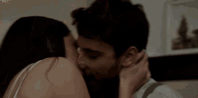 Atav Brunia Kiss GIF - Atav Brunia Kiss Couple GIFs