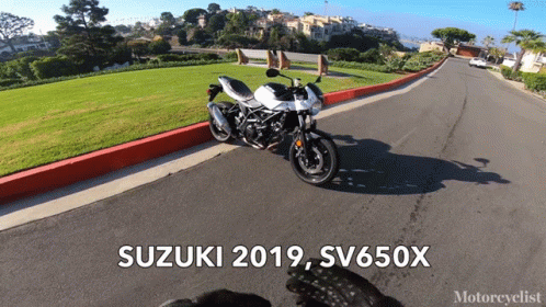 Suzuki2019sv650x Motor Reviews GIF - Suzuki2019sv650x Motor Reviews Motorcycle GIFs