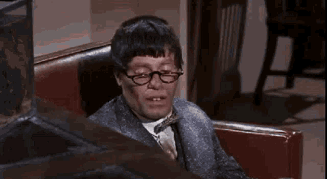Jerry Lewis Nutty Profesor GIF - Jerry Lewis Nutty Profesor Hangover GIFs