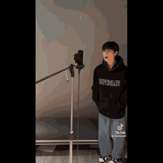Jungkook Left And Right GIF - Jungkook Left And Right Bts GIFs