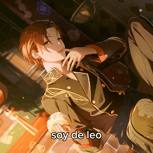 a picture of a boy with the words soy de leo on the bottom right