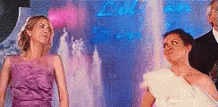 Kristen Wiig Maya Rudolph GIF - Kristen Wiig Maya Rudolph Bridesmaids GIFs