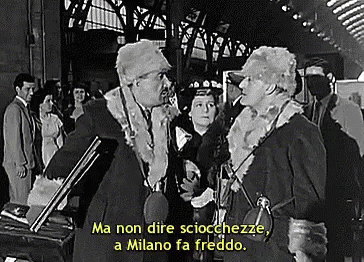 Toto E Peppino Milano Fa Freddo Ghiaccio Gelo Freddissimo Cappotto Inverno GIF - Italian Cult Movie Cold Freezing GIFs