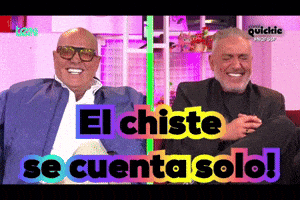 two men are sitting next to each other with the words el chiste se cuenta solo written above them