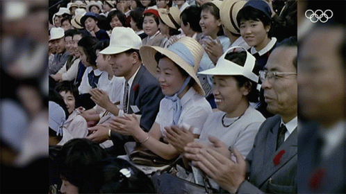 Tokyo Audience GIF - Tokyo Audience Clapping GIFs