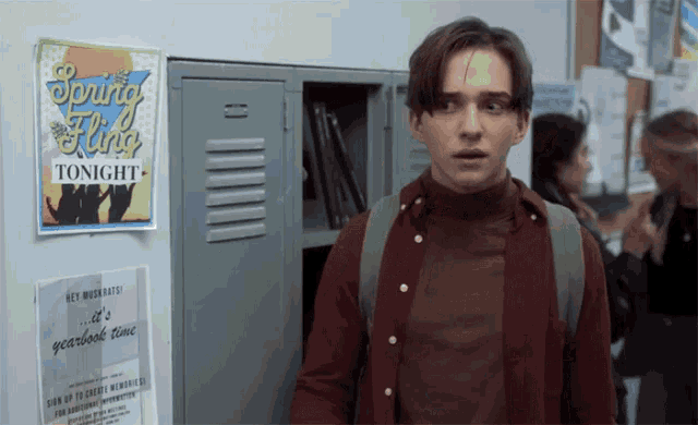 Okay I Dont Know What Is Going On Here GIF - Okay I Dont Know What Is Going On Here Confused GIFs