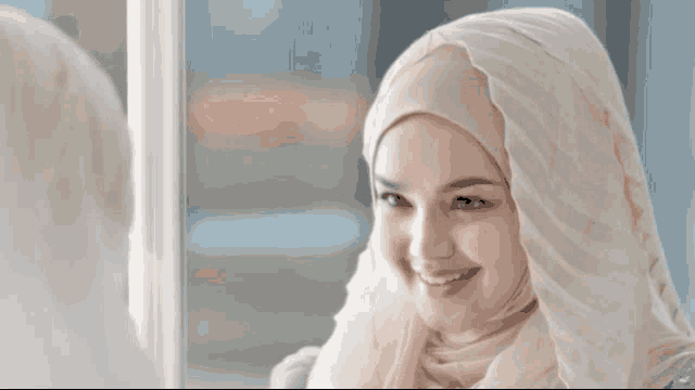Siti Nurhaliza Mirror GIF - Siti Nurhaliza Mirror Smile GIFs
