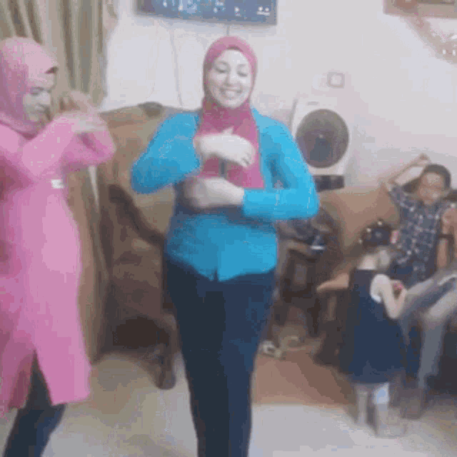Moves Dancing GIF - Moves Dancing Girls GIFs