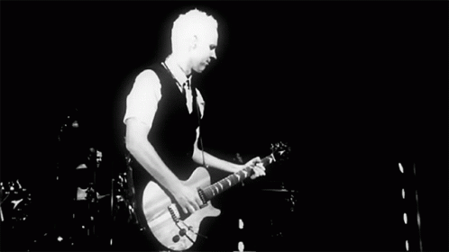 Playing Guitar Tom Dumont GIF - Playing Guitar Tom Dumont No Doubt GIFs