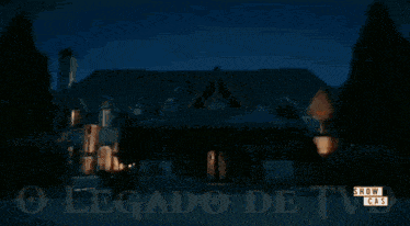 a room with a fire coming out of it and the words o legado tvd in the corner