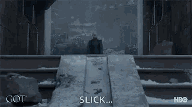 Mother Of Dragons Queen GIF - Mother Of Dragons Queen Walking GIFs