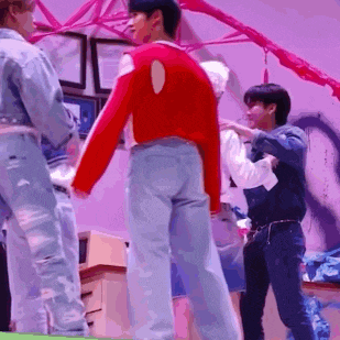 Lee Know Lino GIF
