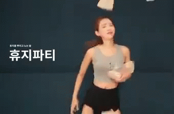 클럽 클럽녀 여자 댄스 나이트 휴지 파티 나이트클럽 GIF - Tissue Party Korean GIFs