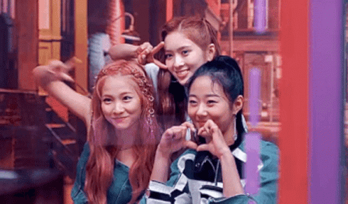 Hands Up Chebul GIF - Hands Up Chebul Kpop GIFs