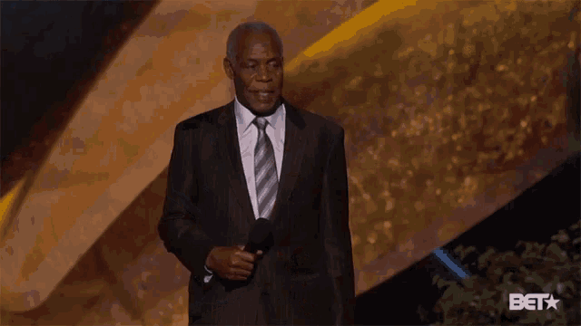 Pointing Quincy GIF - Pointing Quincy Where You At GIFs