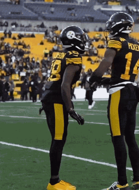 Diontae Johnson George Pickens GIF - Diontae Johnson George Pickens Pittsburgh Steelers GIFs