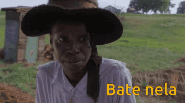 Bate Nela Cor Purpura GIF