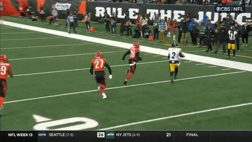 a football game is being played on cbs