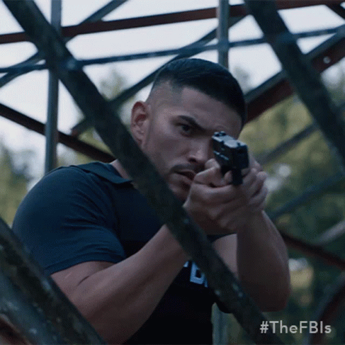 Aim Gun Miguel Gomez GIF - Aim Gun Miguel Gomez Fbi Most Wanted GIFs