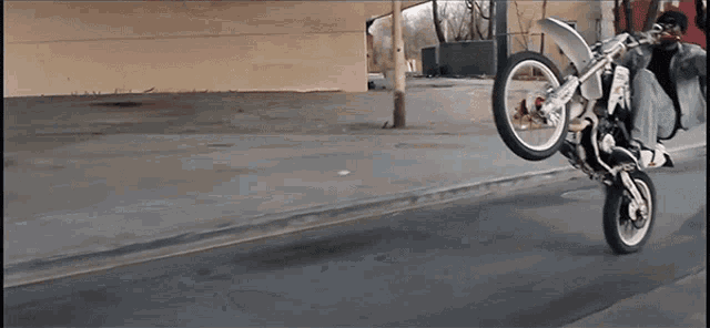 Wheelie Road Bike GIF - Wheelie Road Bike Stunt GIFs