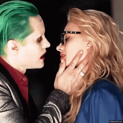 Kiss Harley Quinn GIF - Kiss Harley Quinn The Joker GIFs