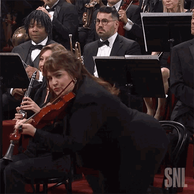 Twerking Saturday Night Live GIF - Twerking Saturday Night Live Playing Violin GIFs