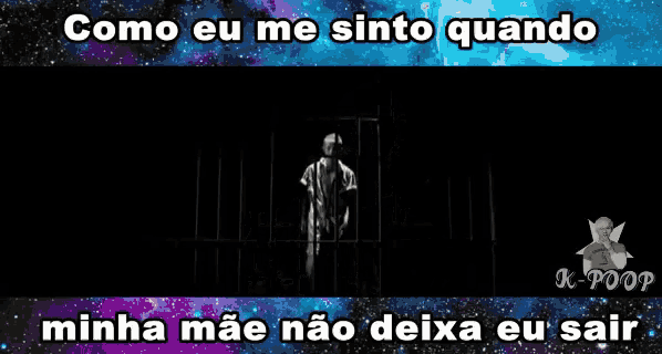 a black and white photo with the words como eu me sinto quando minha mãe não deixa eu sair on the bottom