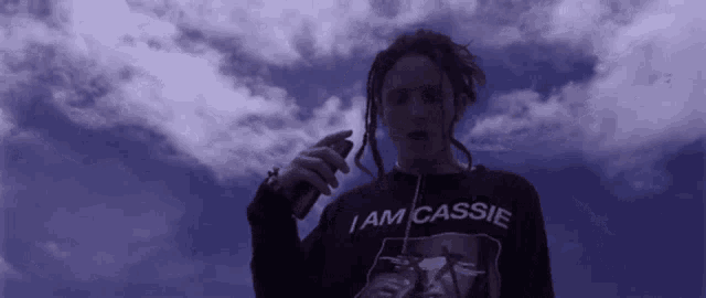 a person wearing a shirt that says i am cassie