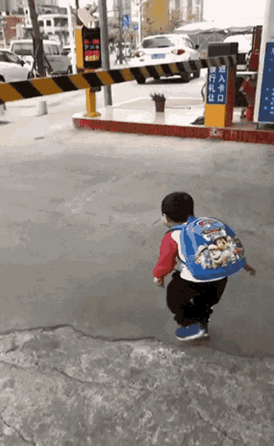 Children Desperate Walking GIF - Children Desperate Walking Funny Kid GIFs