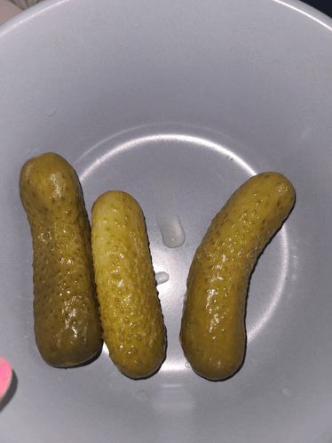 Biancaglamour69 Plate Of Pickles GIF - Biancaglamour69 Plate Of Pickles Three Gherkins GIFs