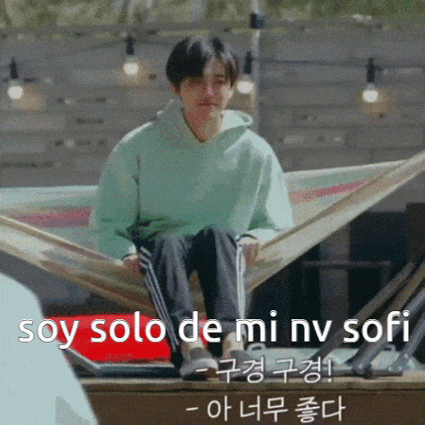 a man is sitting in a hammock with the words soy solo de mi nv sofi